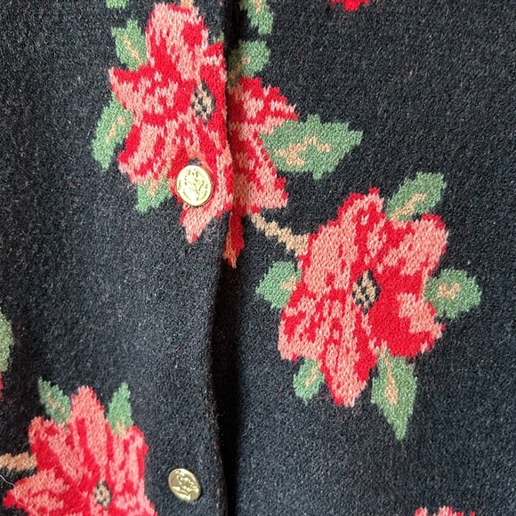 NEW! Draper James Rose Floral Cardigan Sweater Size Small Gold Buttons - Picture 4 of 9